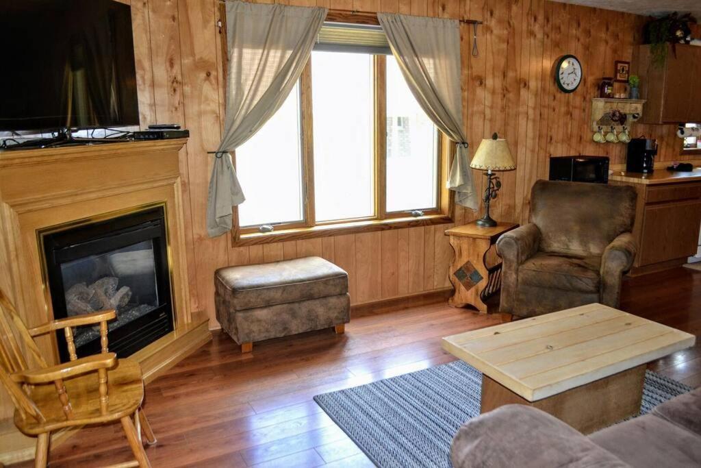 Nitschke'S Resort Cabin #15 มิน็อคคัว ภายนอก รูปภาพ