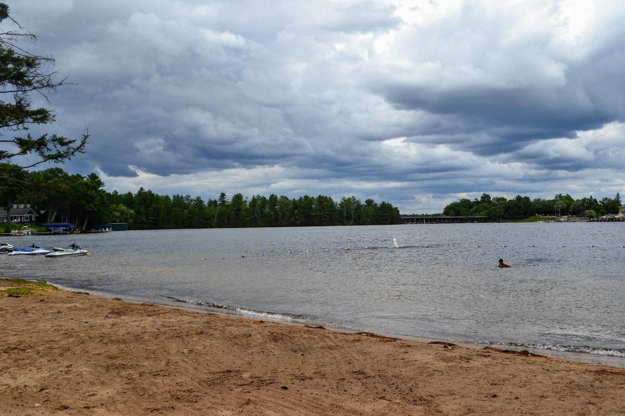 Nitschke'S Resort Cabin #15 มิน็อคคัว ภายนอก รูปภาพ